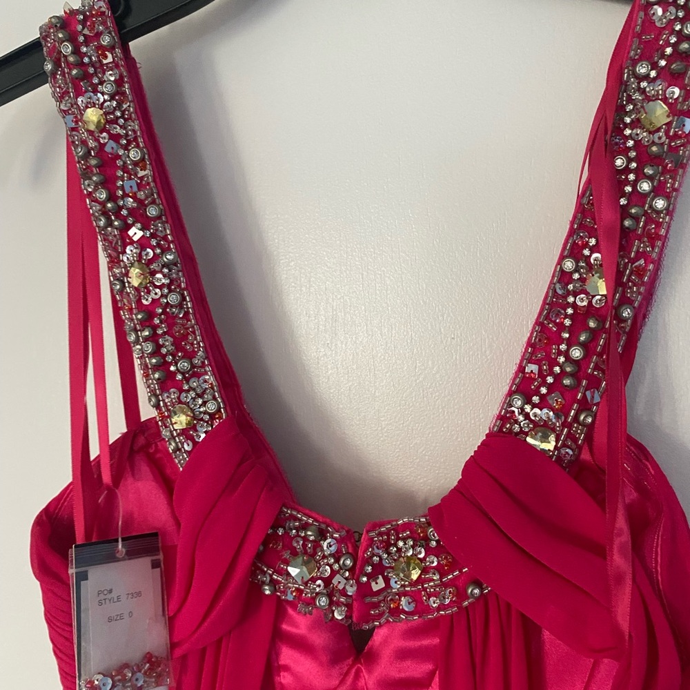 NWT Faviana Fuchsia Backless Gown - Picture 10 of 10